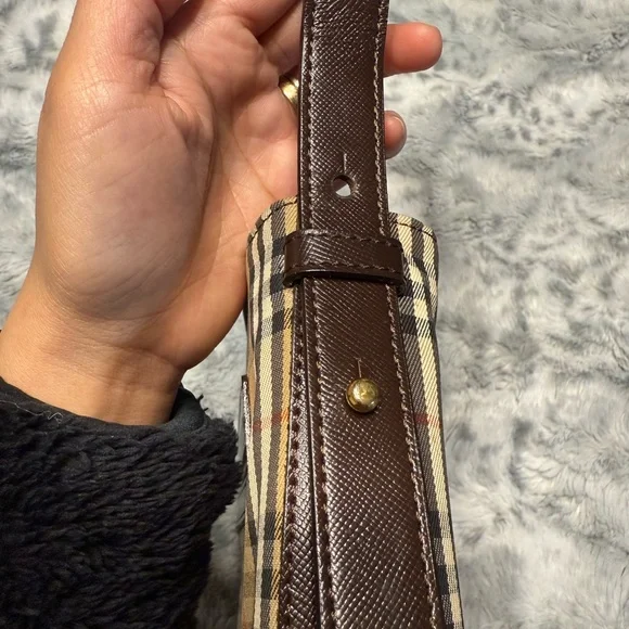 Burberry vintage shoulder bag
Very good condition
Authentic - Picture 4 of 11